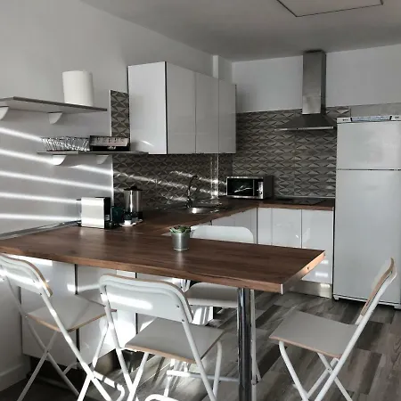 Tenerife Sur, Costa Del Silencio ארונה